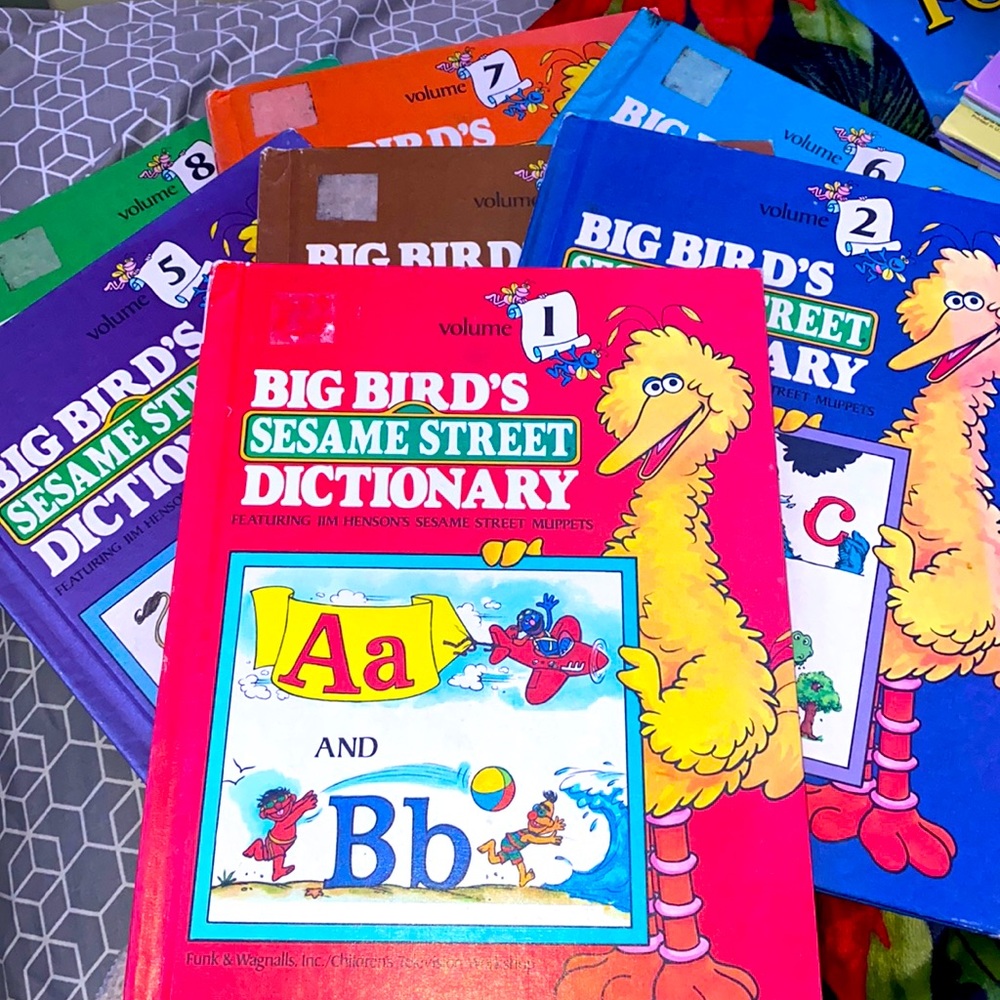 VINTAGE 80’s SESAME STREET DICTIONARY